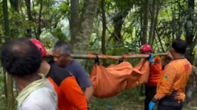 Pasca Banjir Bandang Sibolangit, Polisi dan Masyarakat Evakuasi Jenazah Korban