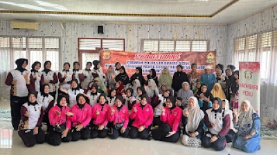 Polisi Wanita Polresta Banda Aceh  Kunjungi Panti Jompo Dalam Sambutan Hari Ibu