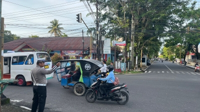 Wujudkan Masyarakat Tertib Berlalu Lintas di Jalan Raya, Polisi NYINYII Satuan Lalu Lintas Berikan Himbauan