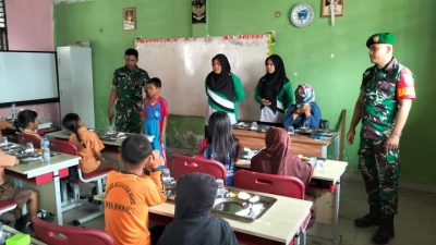 Siswi dan Kaum Dhuafa Serta Anak Yatim di Medan, Diberi Makanan Sehat Bergizi Dari Kodam I/Bukit Barisan