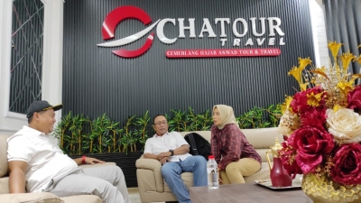 Rangkaian Hari Pers Nasional' 2025, dan Ultah ke-79 PWI Jatim Gelar Jalan Sehat ,CHA our Umroh Gratis