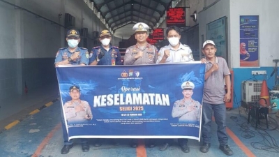 Ops Keselamatan Selagi 2025, Satlantas Polresta Barelang Mengecek Keselamatan Kenderaan Angkutan Umum