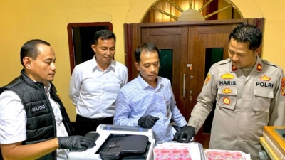 Polisi Bongkar Sindikat Pemalsuan Uang Rupiah dari Mata Uang Asing Dalam Waktu 3 Hari. Sebanyak 23.297 Lembar Uang Palsu
