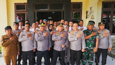 Pastikan Pelayanan Optimal, Kapolri Jenderal Drs Listyo Sigit Prabowo Kunjungi Polsek Rumbai Pesisir