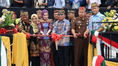 Dorong Pengembangan Pariwisata Kapolda Kalteng Bersama Gubernur  Luncurkan Kapal Wisata