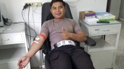 Wujud Kepedulian Sesama Personel Polres Pakpak Bharat Lakukan Donor Darah Kepada Pasien RSUD Salak