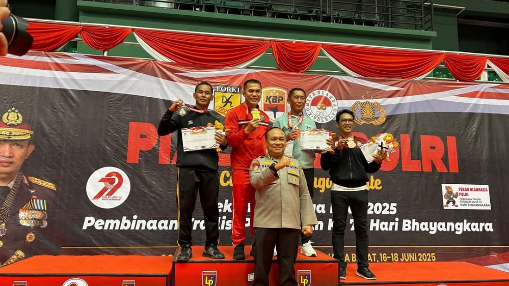 Tim Karate Polda Sumut Menoreh Prestasi Gemilang Juara Umum Karate PON Polri Piala Kapolri 2025
