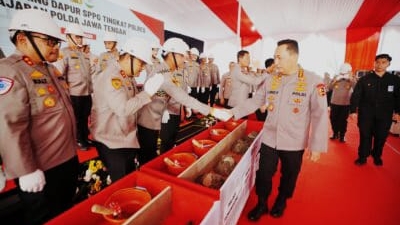 Kapolri Jenderal Sigit Resmikan 24 Dapur Gizi Gratis di Jateng, Dukung Indonesia Emas 2045