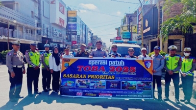 Operasi Patuh Toba 2025 Digelar Satlantas Polresta Deli Serdang Personel Bagikan Stiker, Brosur dan Gaungkan Keselamatan Jalan