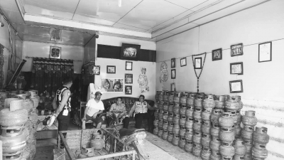 Sat Lantas Polres Dairi Gelar Sosialisasi Ops Patuh Toba 2025 Kepada Pemilik Pangkalan Gas dan Supir Truk LPG