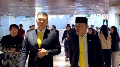 Anggota Dewan DPRI RI menghadiri Sidang Paripurna ke-1 Masa Persidangan Pertama Tahun Sidang 2025–2026