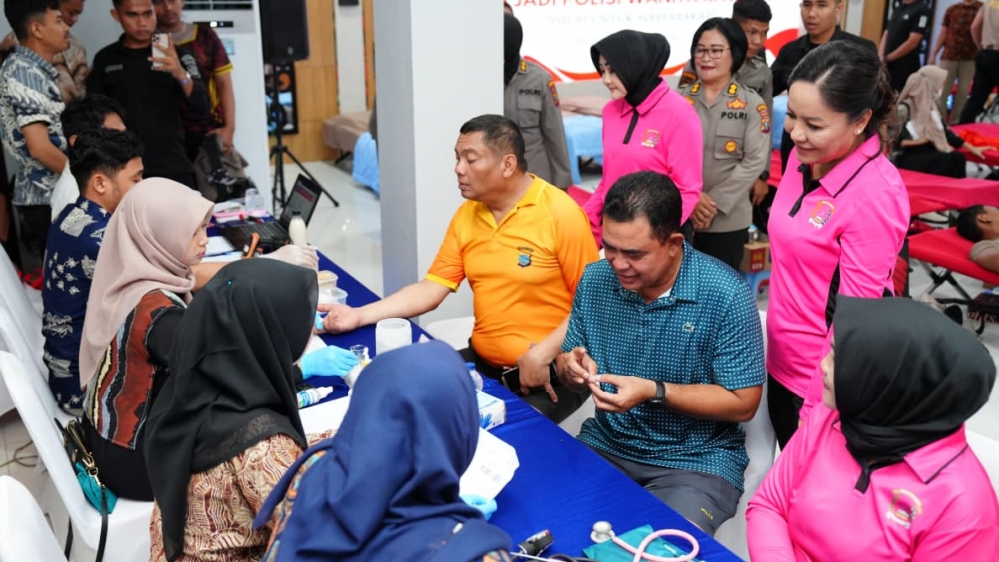 HUT ke-77, Polwan Polda Sumut Bersama Bhayangkari Tebar Kepedulian Lewat Donor Darah