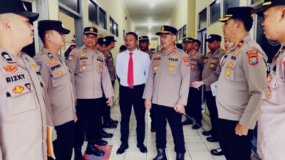 Personel Polres Pakpak Bharat  Laksanakan Apel Pagi, Walau Kondisi Hujan Tetap Semangat