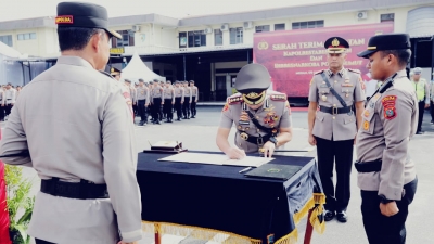Sertijab Kapolrestabes Medan dan Direktur Resnarkoba : Kapolda Sumut Tegaskan, Penting Integritas dan Inovasi Kepemimpinan
