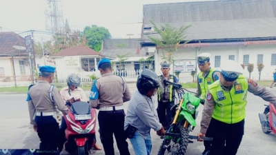 Sipropam Polres Tanjung Balai Dalam Operasi Zebra Toba 2025, Lakukan Razia Internal Terhadap Personel