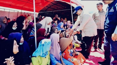 Tegas! Prabowo Kunjungi Korban Banjir di Padang : 