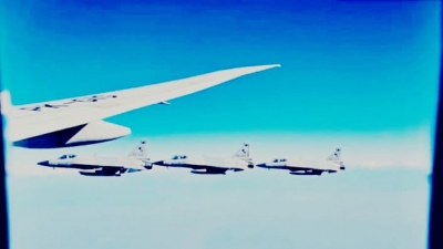 Mantap! Presiden Prabowo Tiba di Islamabat, Pakistan Dikawal 6 Jet Tempur JF-17 Thunder