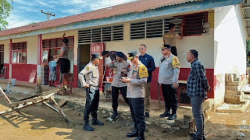 Wakapolda Bersama Dansat Brimob Polda Sumut Kunker Pastikan Pemulihan Warga Tapteng Berjalan Baik
