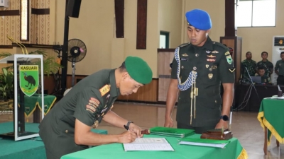Sertijab dan Tradisi Satuan Kodam XVIII/ Kasuari Perkuat Kepemimpinan dan Soliditas Keluarga Besar TNI AD