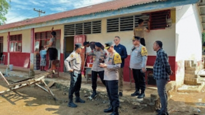 Wakapolda Bersama Dansat Brimob Polda Sumut Kunker Pastikan Pemulihan Warga Tapteng Berjalan Baik