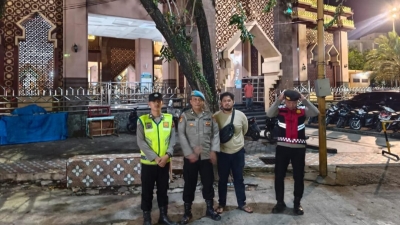 Ratusan Jemaah Hadiri Tarawih. Polres Sibolga, Intensifkan Pamka dan Monitoring