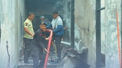 Brimob Polda Sumut Gerak Cepat Bantu Padamkan Kebakaran di Pematangsiantar