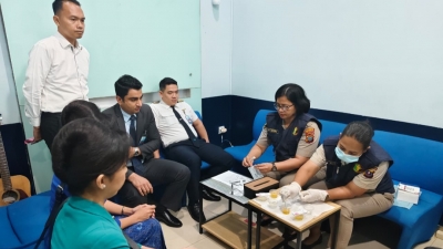 Polresta Deli Serdang Jaga Keselamatan Penerbangan,  Gelar Tes Urine Awak Garuda di Kualanamu