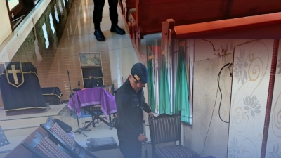 Hadir Beri Rasa Tenang, Gegana Sterilisasi Gereja di Lubuk Pakam