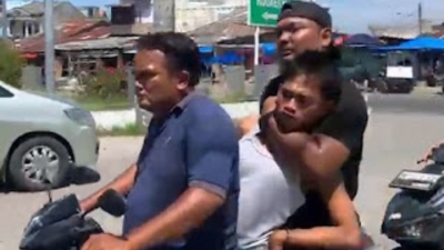 Pelaku Begal Beraksi Dalam Angkutan Kota Berhasil Dibekuk Petugas Polisi