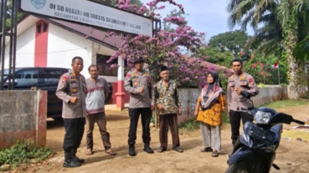 Hari Bhayangkara Ke-80 Brimob Polda Sumut Cercep Bangun Sanitasi Air Bersih Bagi Pelajar SD di Angkola Timur