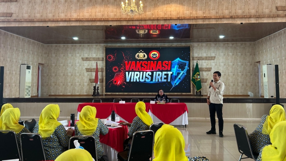 Satgaswil Sumut Densus 88 AT Polri Berikan Vaksinasi IRET Kepada Ibu Lembaga Pemberdayaan Perempuan Lansia Kota Medan