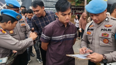Propam Polres Sibolga Periksa Ponsel Personel, Pastikan Tak Ada Aplikasi Judi Online dan Pinjaman Ilegal