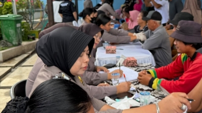 Gelar Bakti Kesehatan Polwan Polda Sumut, 200 Warga Belawan Dapat Pengobatan Gratis